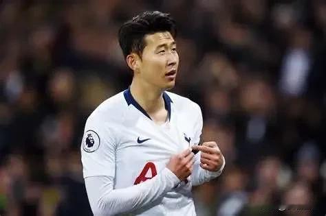 韩国把自己玩脱了，0-1负于南非，并且把小组第二的位置拱手相让，出线岌岌可危。