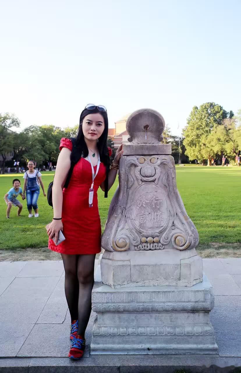 入学十年，迟到的秩年，今日回校再做一天学生。有今天也在清华的师友吗？安在行