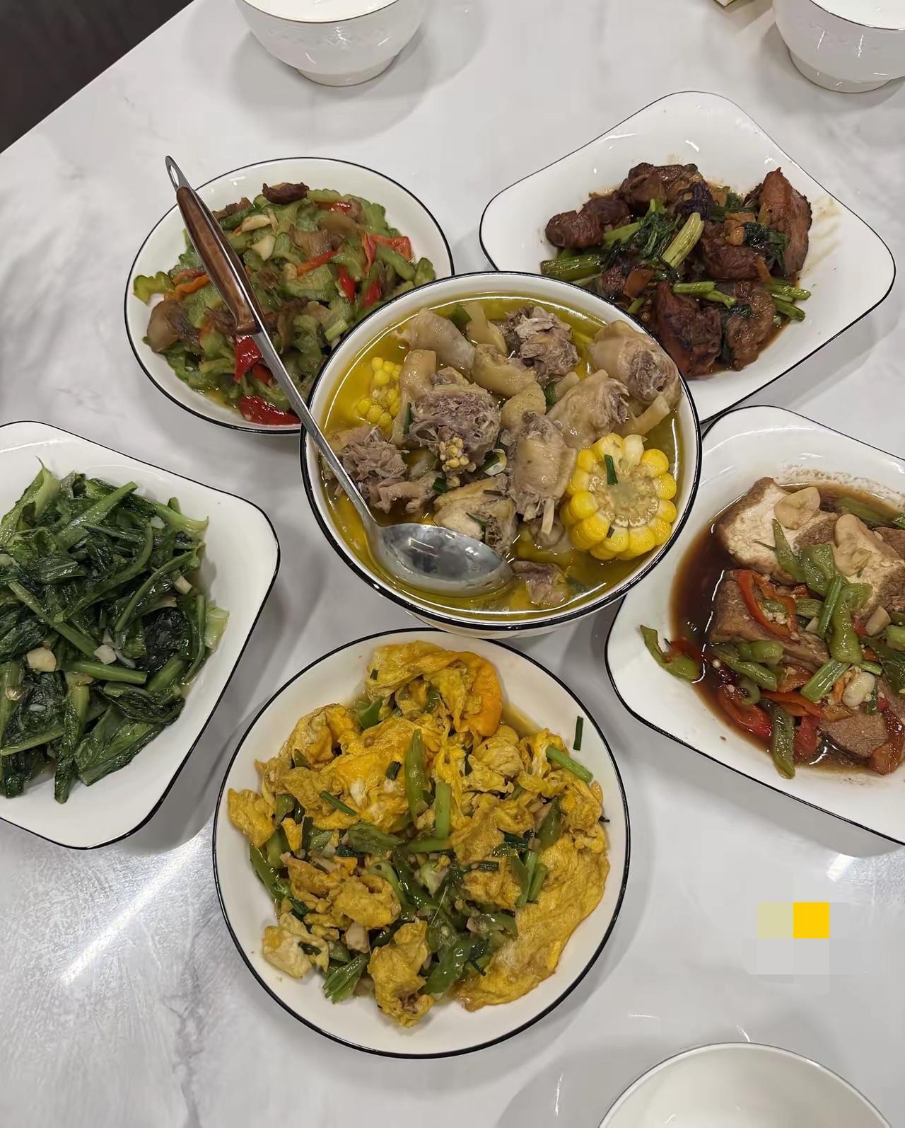 真烦跟亲戚住一个小区！我大姑姐在我们买房前说啥都不买，我们一搬进来她立马买了同小