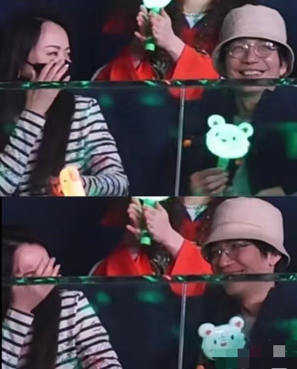 真的会溺死在云的一生眼神里。
昨晚陈楚生与云姐一起看了陆虎的演唱会。
俩人在一起