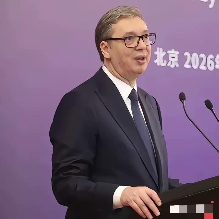 5月26日上午，武契奇站在清华大学的讲台上，说了一句让台下所有中国学生沉默的话：