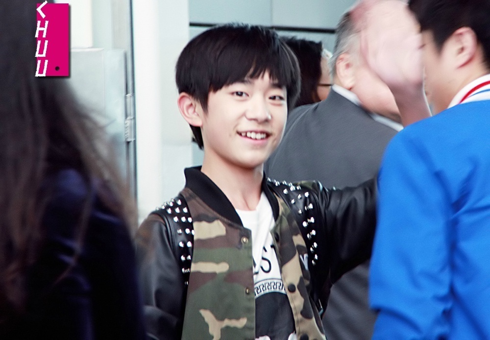 再也不用自己大包小包但是依旧会对着支持自己的人甜甜地笑会宠溺地说多开多办多见面一