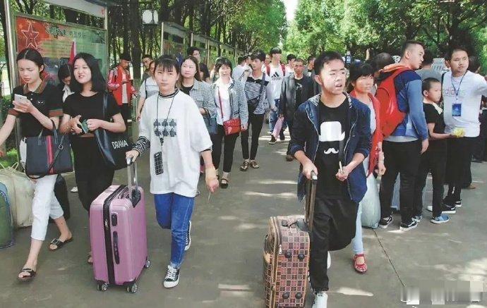 这就是普通高校和贵族学校的区别吗？ 
