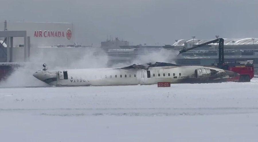 美一客机在加拿大降落时发生事故 又摔飞机了，2月18日，美国达美航空一架CRJ9