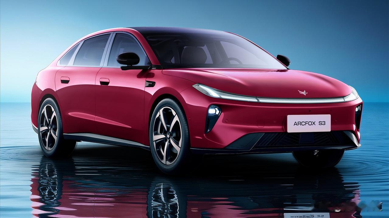 4米9多的极狐S3，续航有550km和650km，可换电，官图拍得咋样？