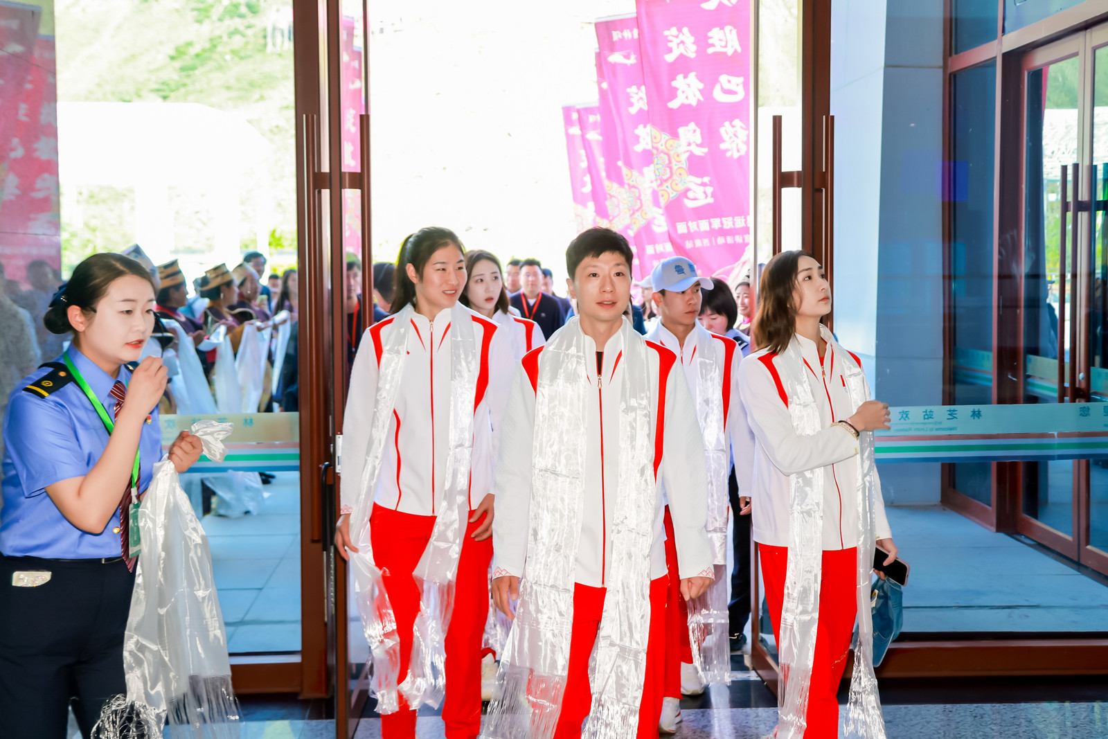 中华体育精神颂 今日林芝站上班 ​​​