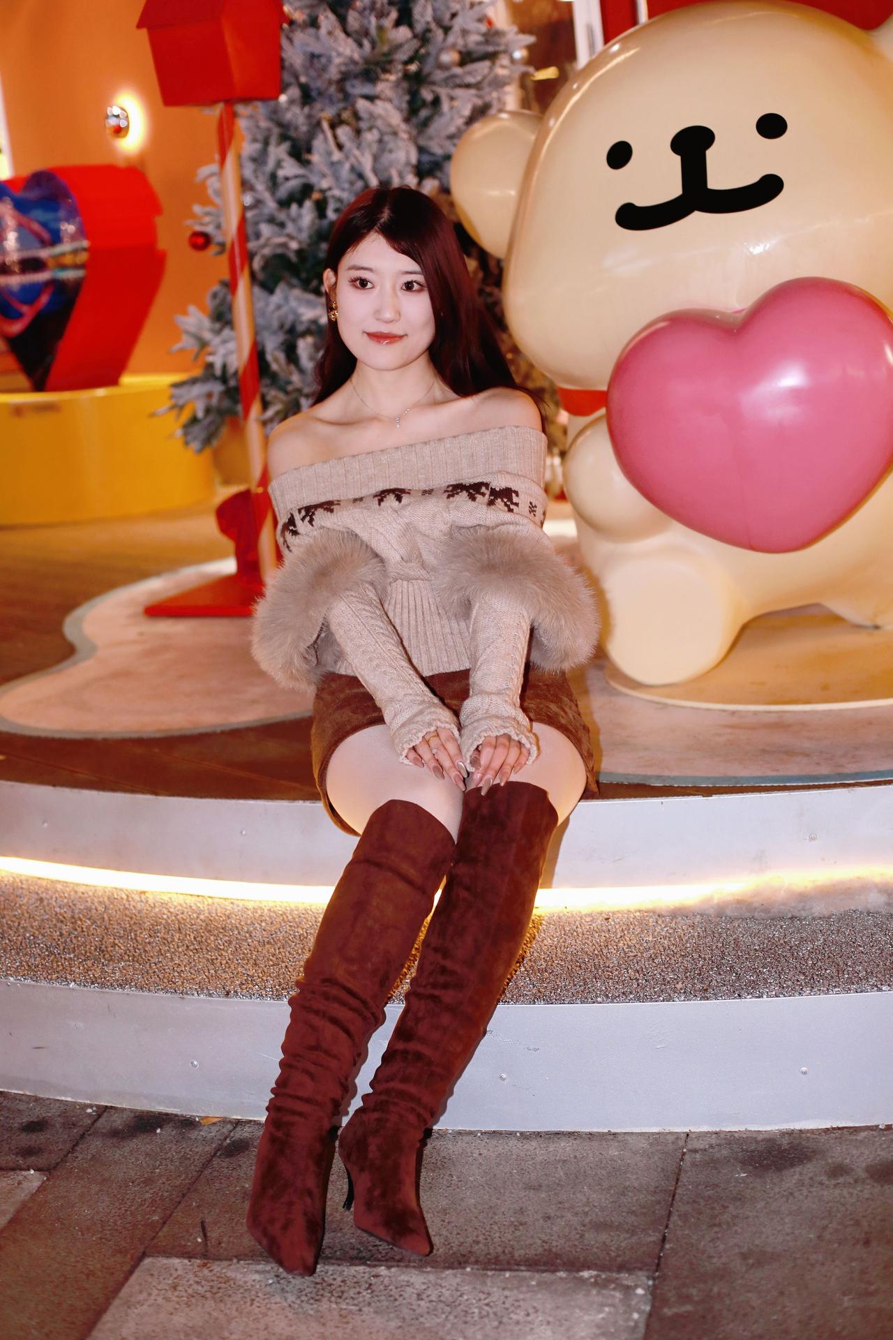 太原人像摄影约拍跟拍万象城迎新年人像原创原图直出照片美女 摄影分享