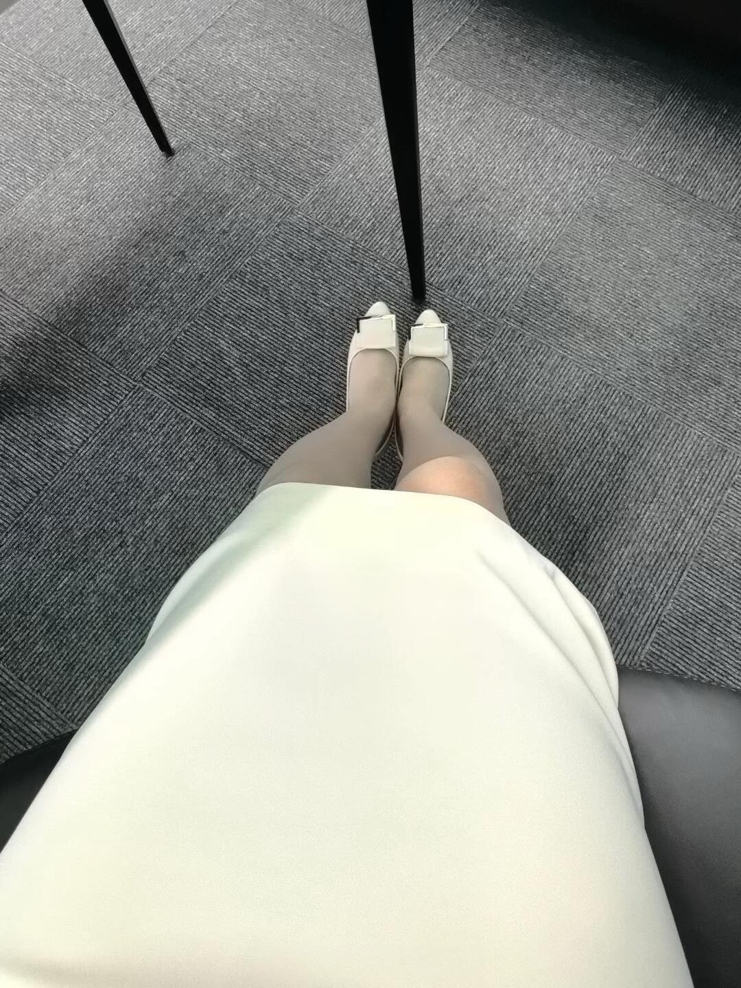 职场ootd每日搭配分享·时尚穿搭 怎样穿搭知性又显身材?
