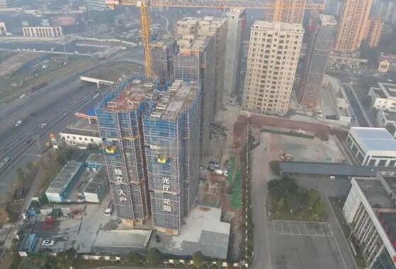 【自贡成功抢回三个优良天 】近日，自贡市遭遇不利气象条件引发的重污染天气过程。1