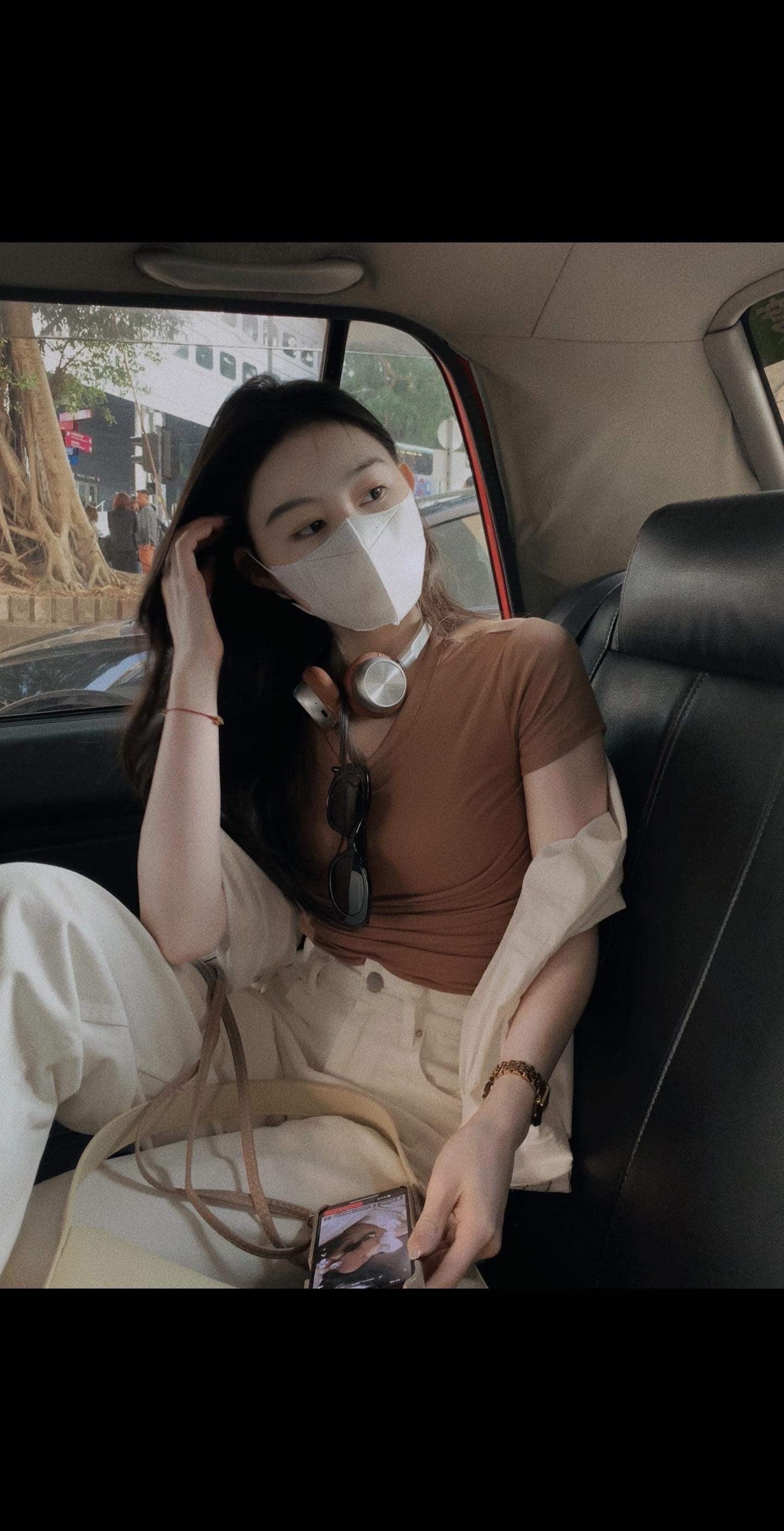 人来人往 你要好好爱自己 
你才是自己长久而稳定得精神依靠
