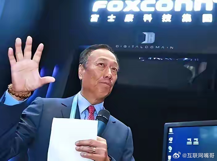 富士康崩得太突然！郭台铭绝对没料到，以前大陆工厂灯火通明的代工巨头，如今像破气球