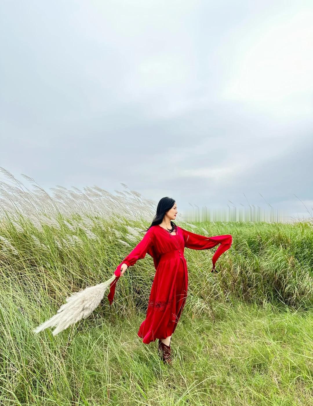 有一种美，叫秋日的三水北江芦苇荡
风起时 芦苇舞动
是大自然最美的舞蹈💃
芦苇