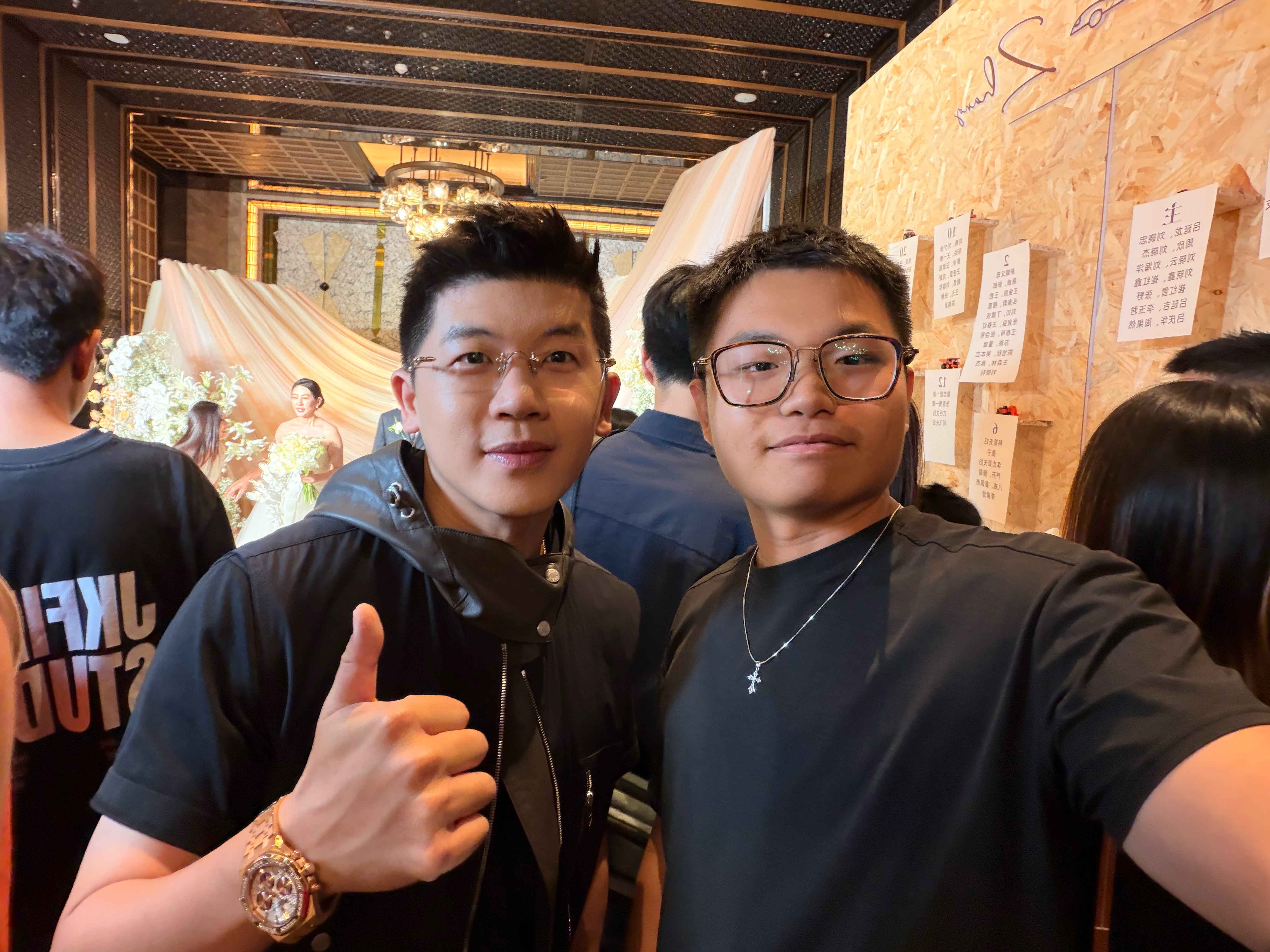 我斌哥这大玫瑰金表亮瞎我眼睛 ​​​