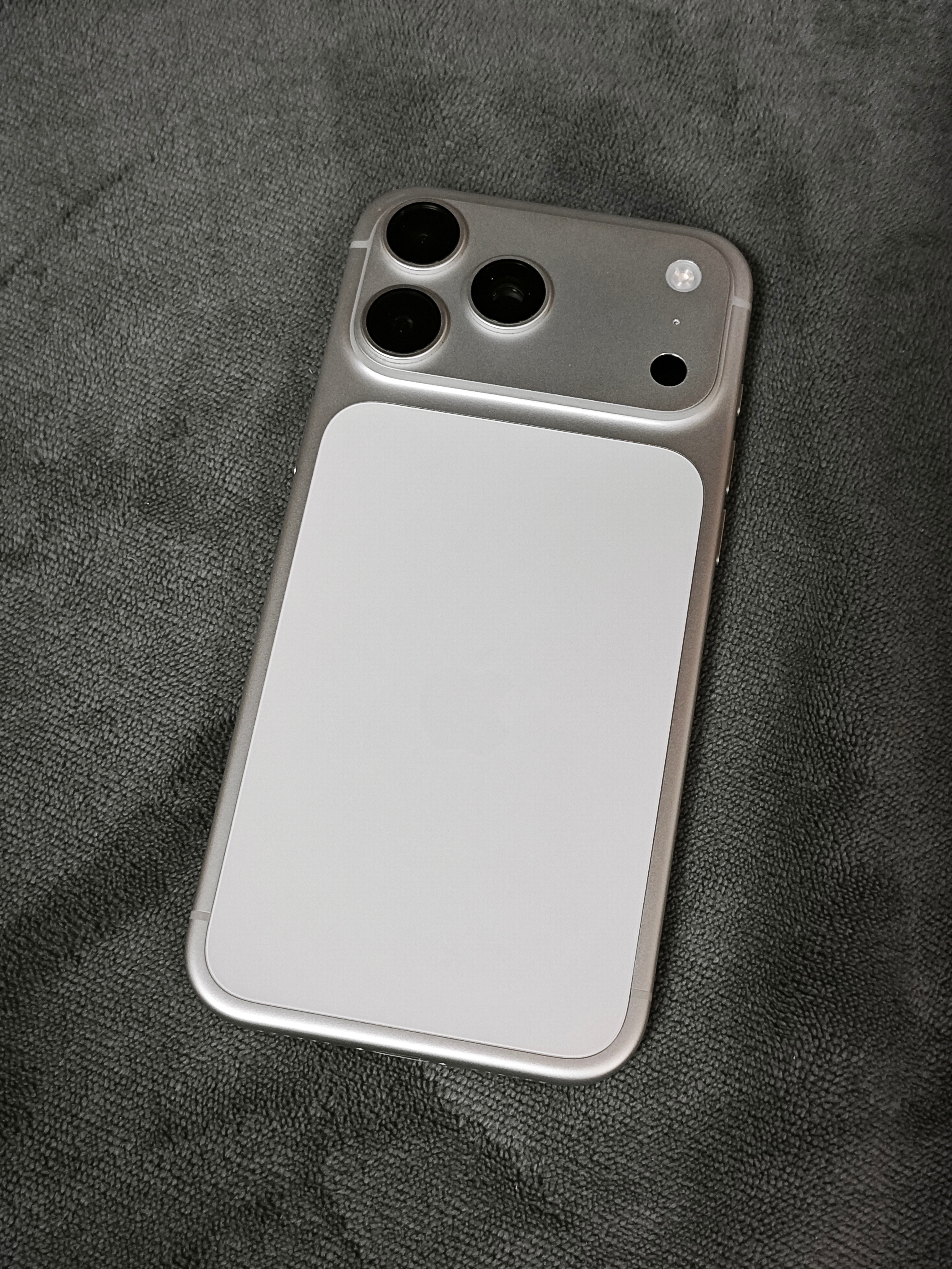 iPhone17 Pro Max购买及回收联系方式见图 ​​​