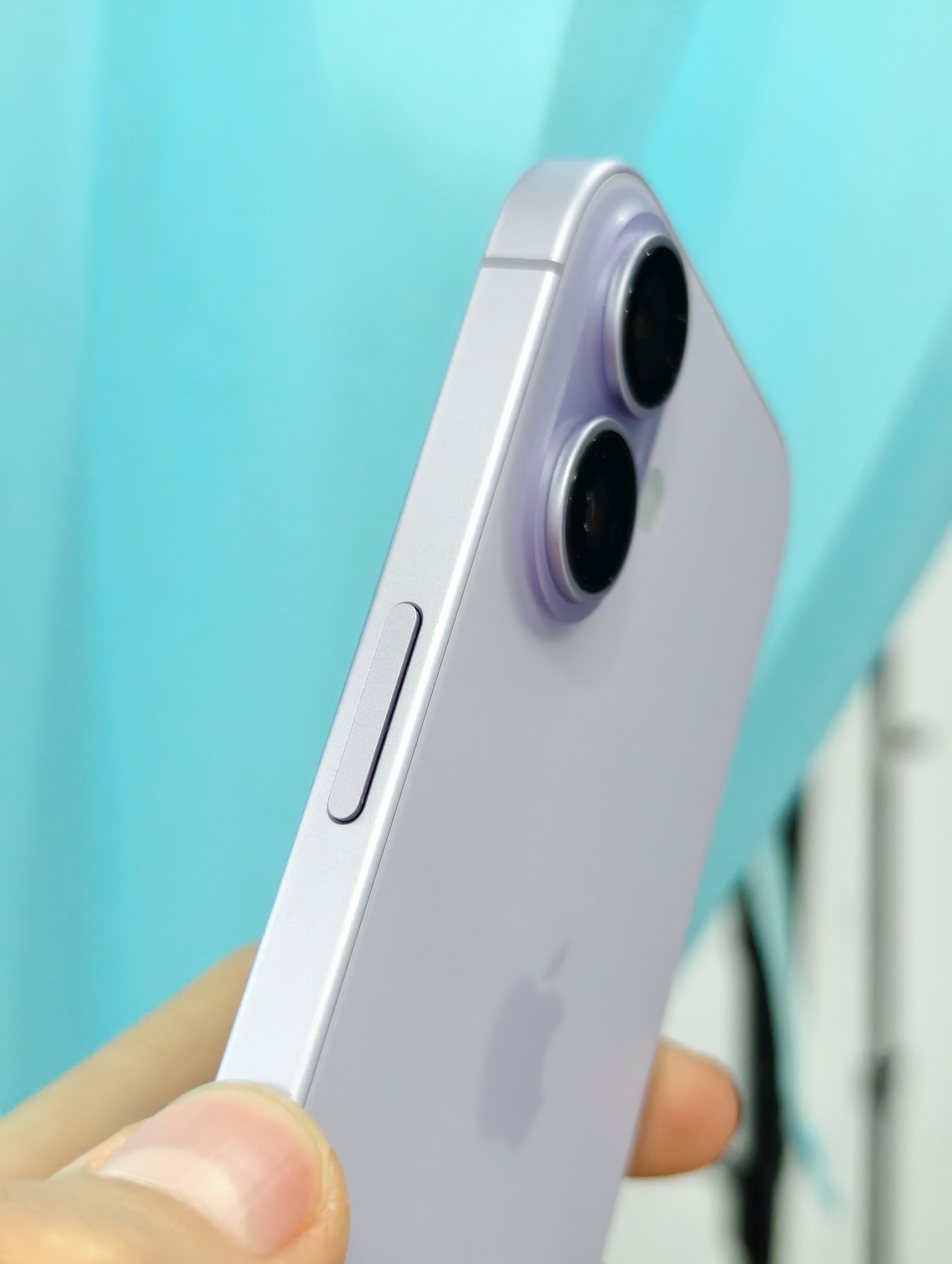 iPhone 17系列的“加量不加价”策略卓有成效，目前销量显然已经突破了苹果的