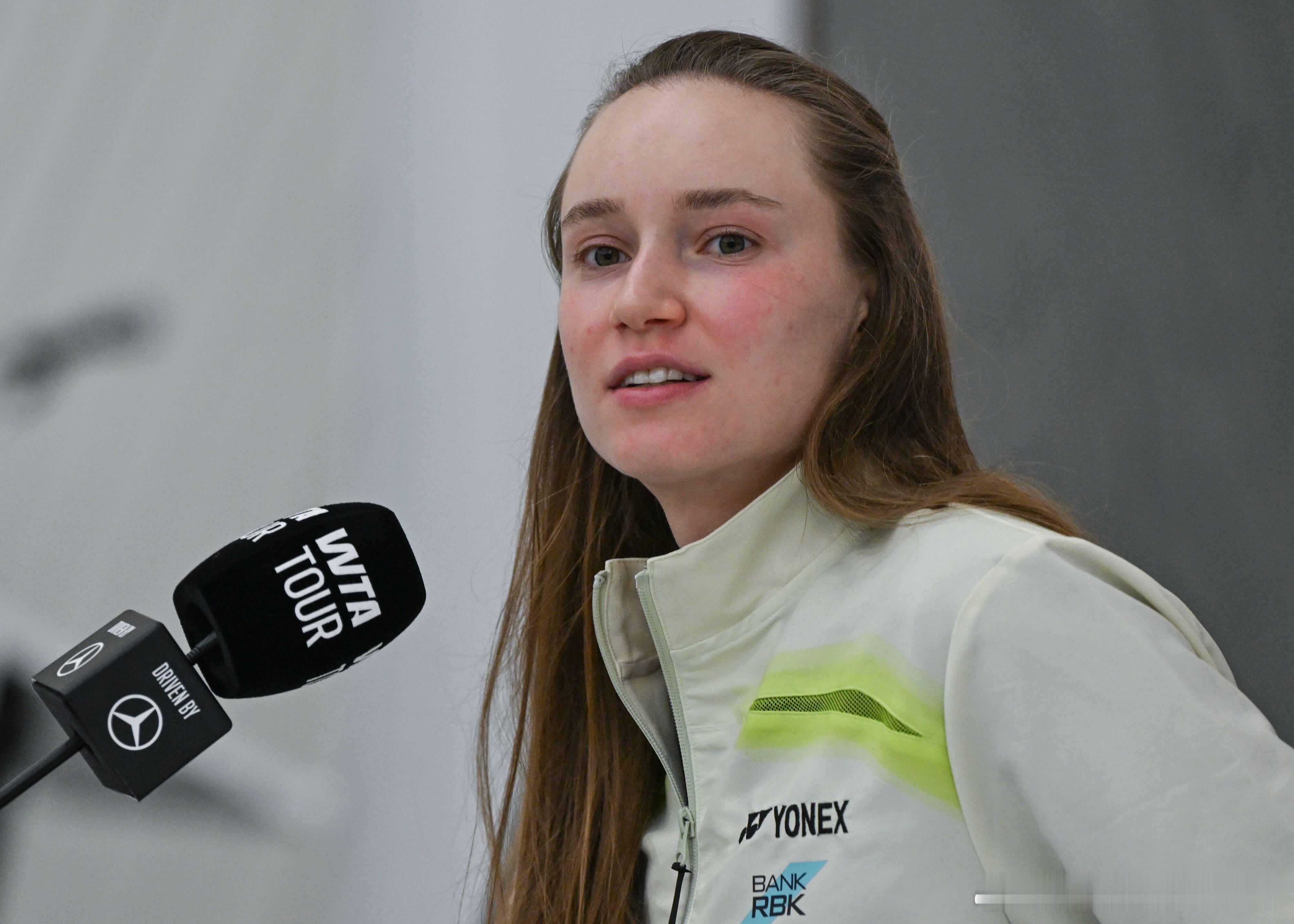 莱巴金娜：我觉得这更像一份工作莱巴金娜在卡塔尔公开赛前说：“我有点大概的方向了。