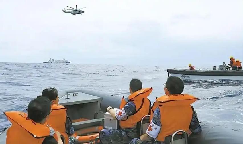 25年前的今天，在王伟撞机后，美军电侦机迫降海南陵水，在这之后还发生了惊心动魄的