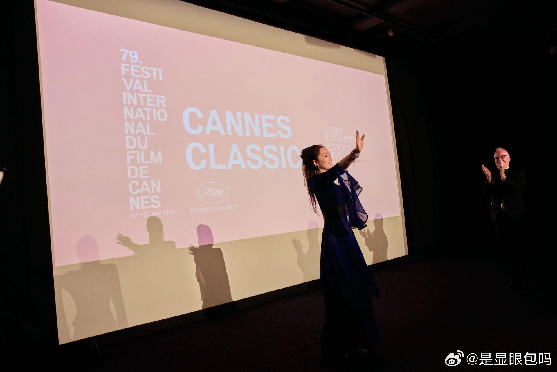 巩俐亮相霸王别姬戛纳重映巩俐现身《霸王别姬》修复版重映的放映！ 