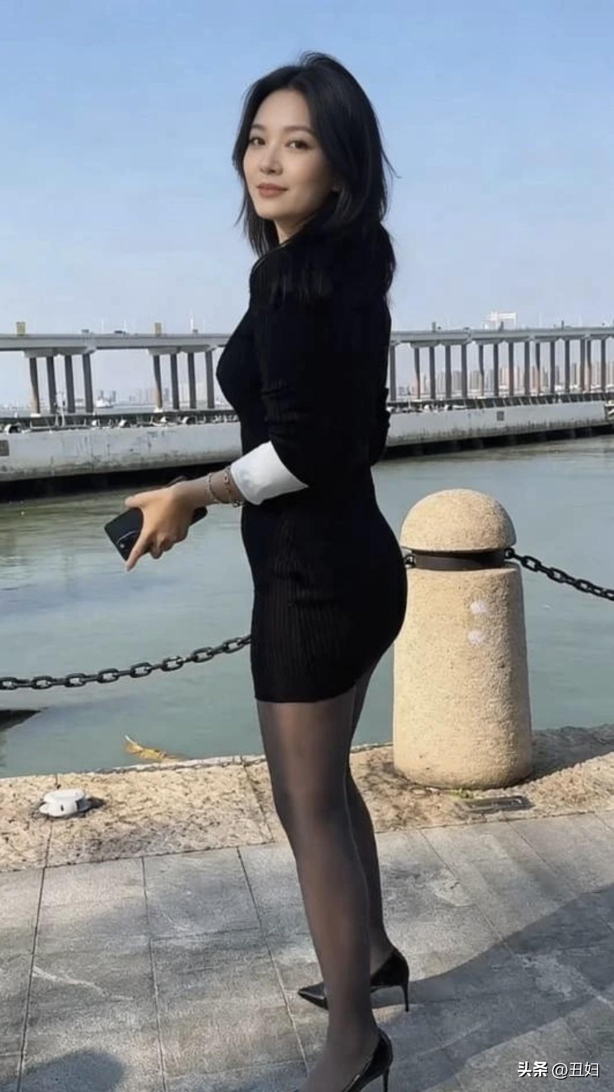 少女风写真照少女风黑色系写真简直绝了！清纯黑色系穿搭写真，典雅气质扑