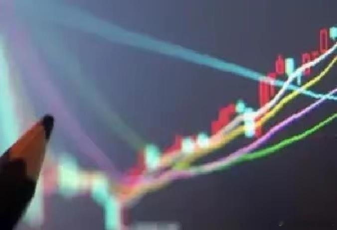 2月12日，春节前倒数第二天，大家本以为A股要被抛售砸盘，结果大盘直接反转上演别