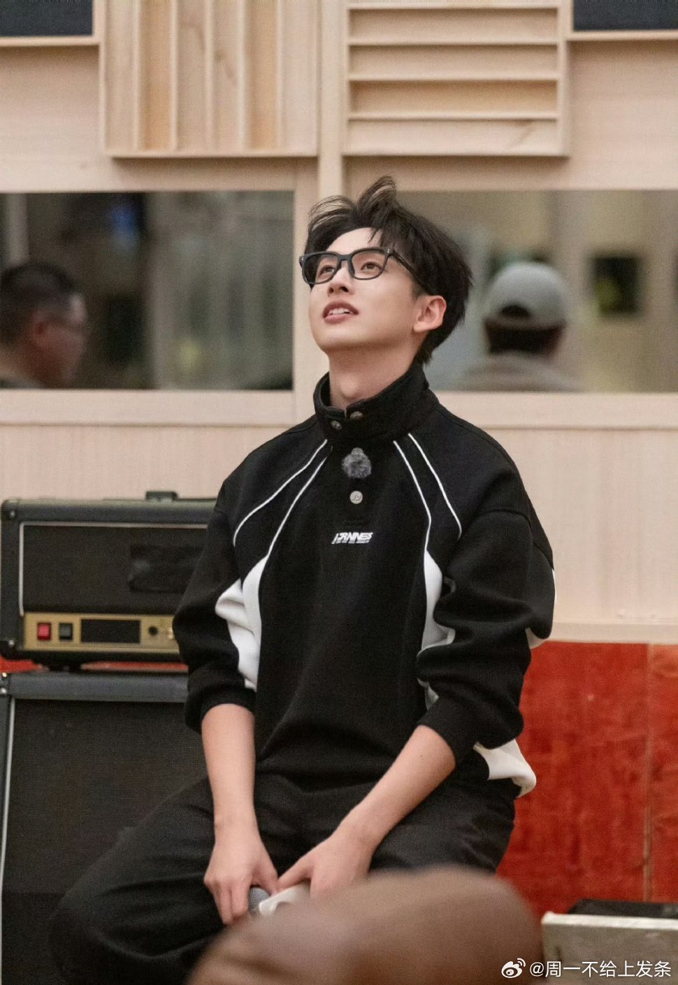 齐思钧处理不了的场面出现了笑不活了！组词游戏被小齐玩出新高度，理由越说越离谱，硬