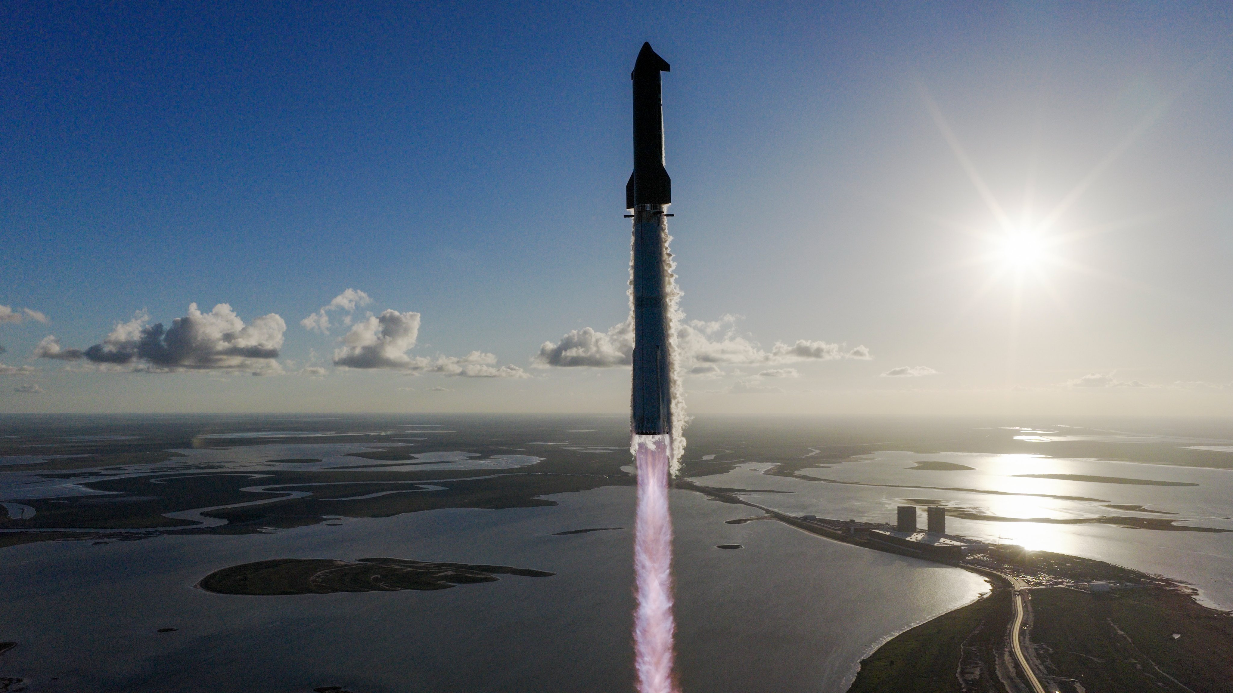 SpaceX：星舰11飞快报10月13日星期一中部时间下午6点23分，星舰从德克