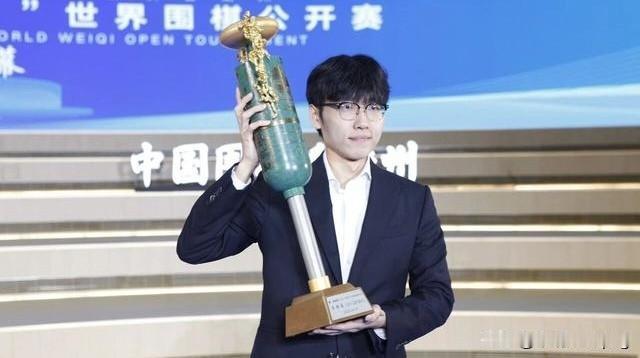 第十冠不是“归来”，而是一次艰难的重新校准

近来很少写围棋，因为之前觉得国内棋