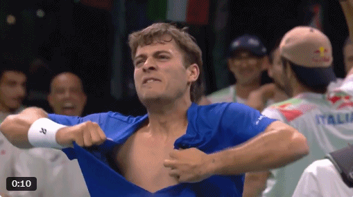 中老年健身博主如今看到科博利脱衣后be like——我什么时候才能练出这样饱满鼓