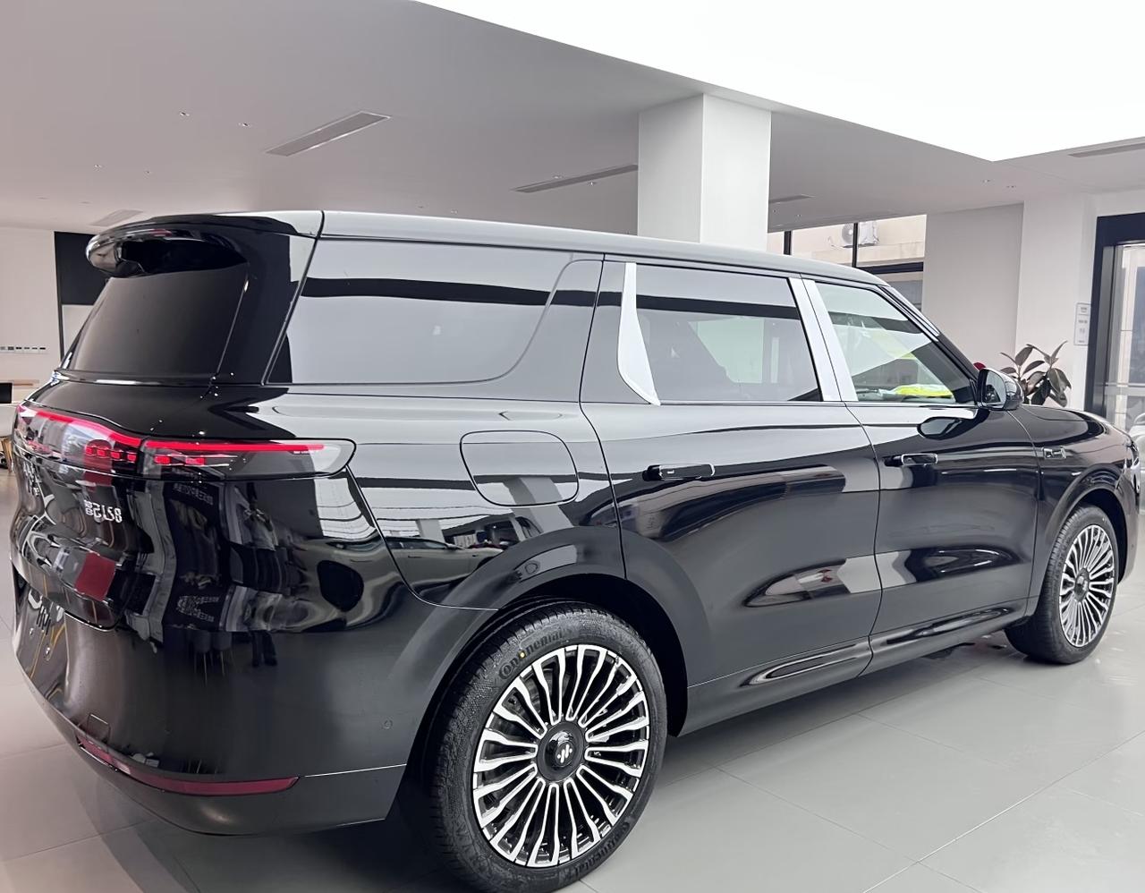 五一假期出行，大部分人已经在提前路上了，卸下疲惫，带着家人一路向目标所在地，开着