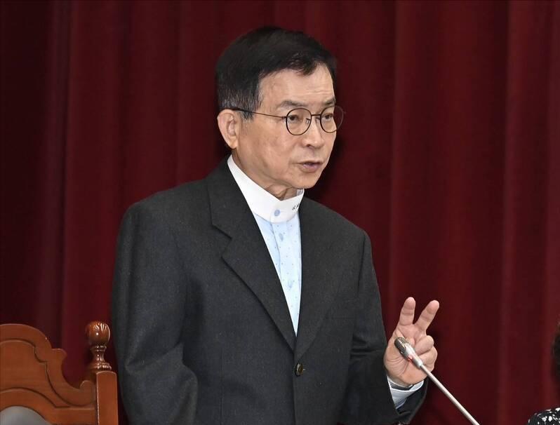 郑丽文称挺8000亿军购蓝委是少数，赖士葆打脸：一面倒支持
国民党内对军购案金额