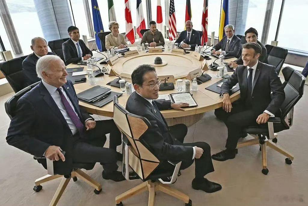 12月6日，七国集团领导人（美、英、法、德、日、意、加）发表共同声明，敦促中国向