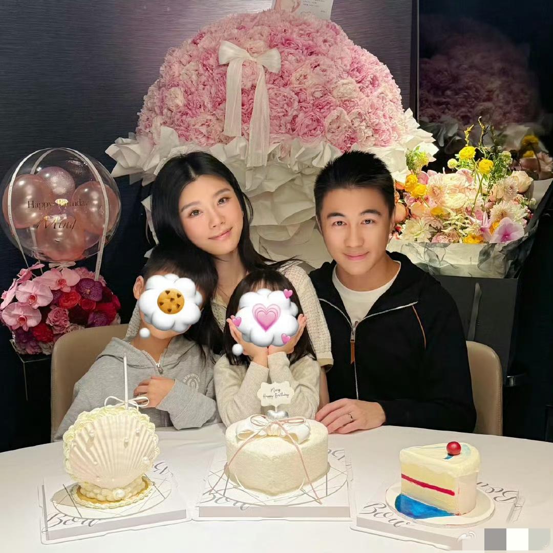 你们发现了吗，

奚梦瑶和何猷君竟然越长越像了，

俩人现在不光脸型一样，连嘴巴