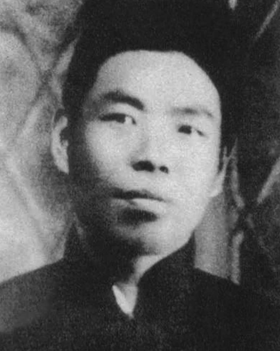 1951年，佟荣功落网后供称曾在西安潜伏。审讯员一惊，急问：“老实交代，宣侠父是