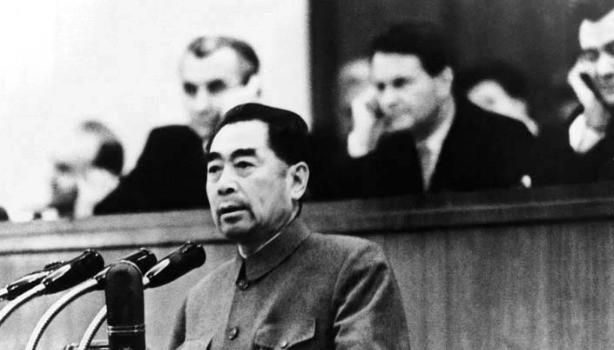 1954年，中国刚打完朝鲜战争，经济快撑不住了，这时接到通知要去日内瓦开会，全世
