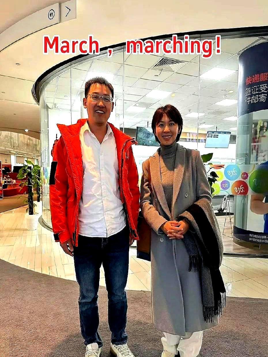 那个曾经代表“国家脸面”的女人，终于活成了传统婚恋观里最“叛逆”的样板。
 
4