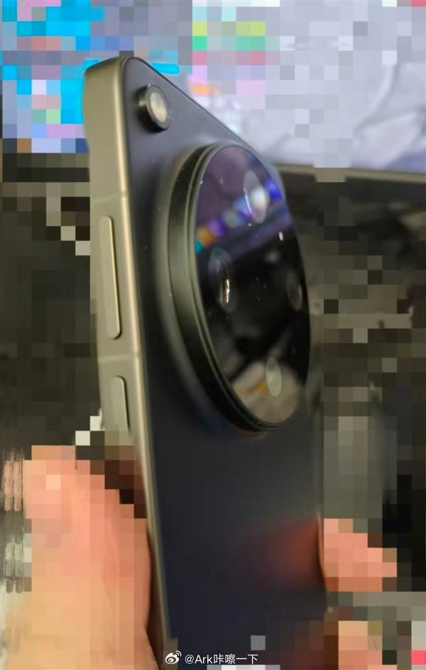 早鸭！OPPO Find X9 Ultra也曝光了，看来今年Find系列的闪光灯