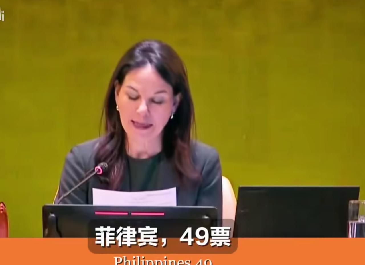这绝对是菲律宾外交史上最耻辱的一天，原本他们觉得背后有美国撑腰，这个唯一的亚洲席