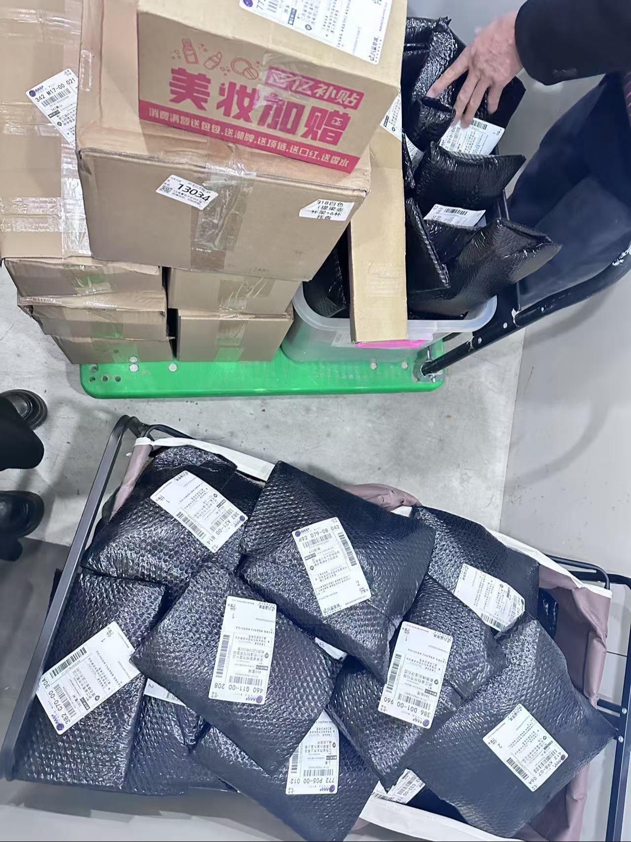 2月18日下单的兄弟已发货，祝老板们爆护，好产品好口碑，感谢钓友老板们的支持。