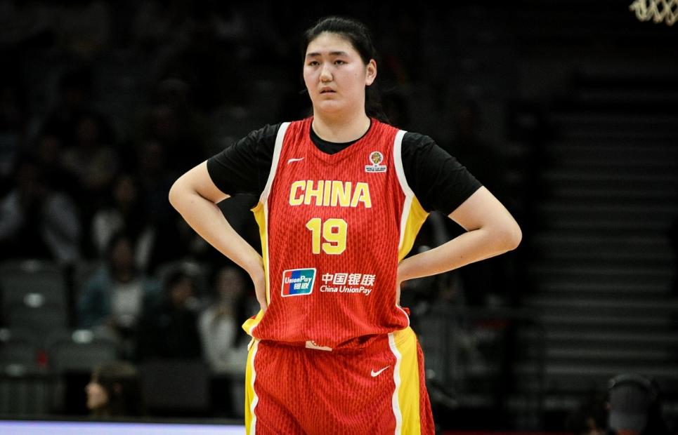 两战狂砍53分22篮板，中国女篮的“姚明时代”来了，只可惜不是时候
当初姚明制霸