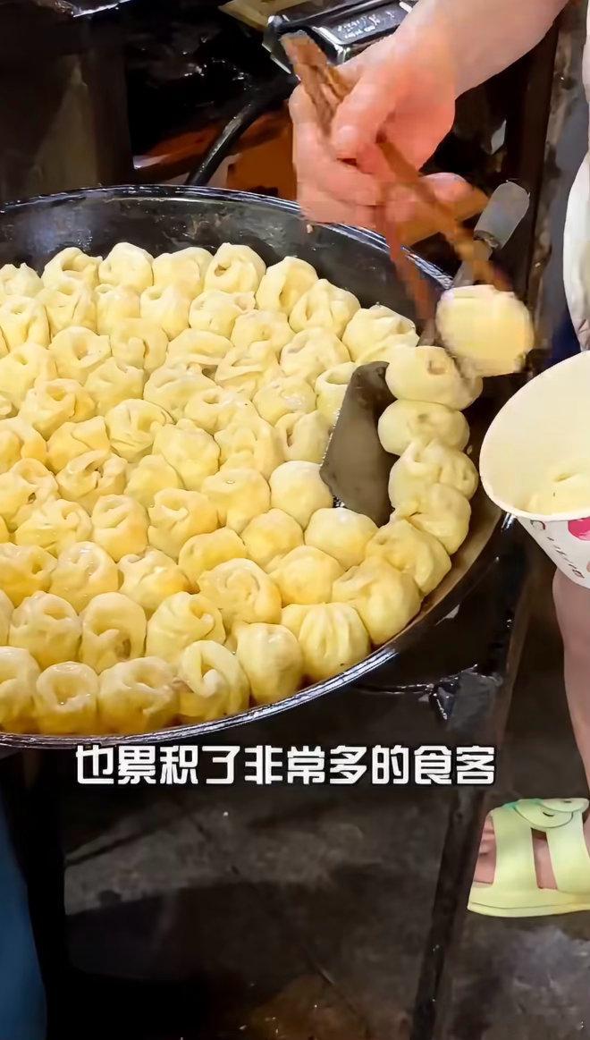 一到深夜武汉人的零食dna就动了一到半夜肚子准时造反！武汉的夜晚从来不会缺好吃的