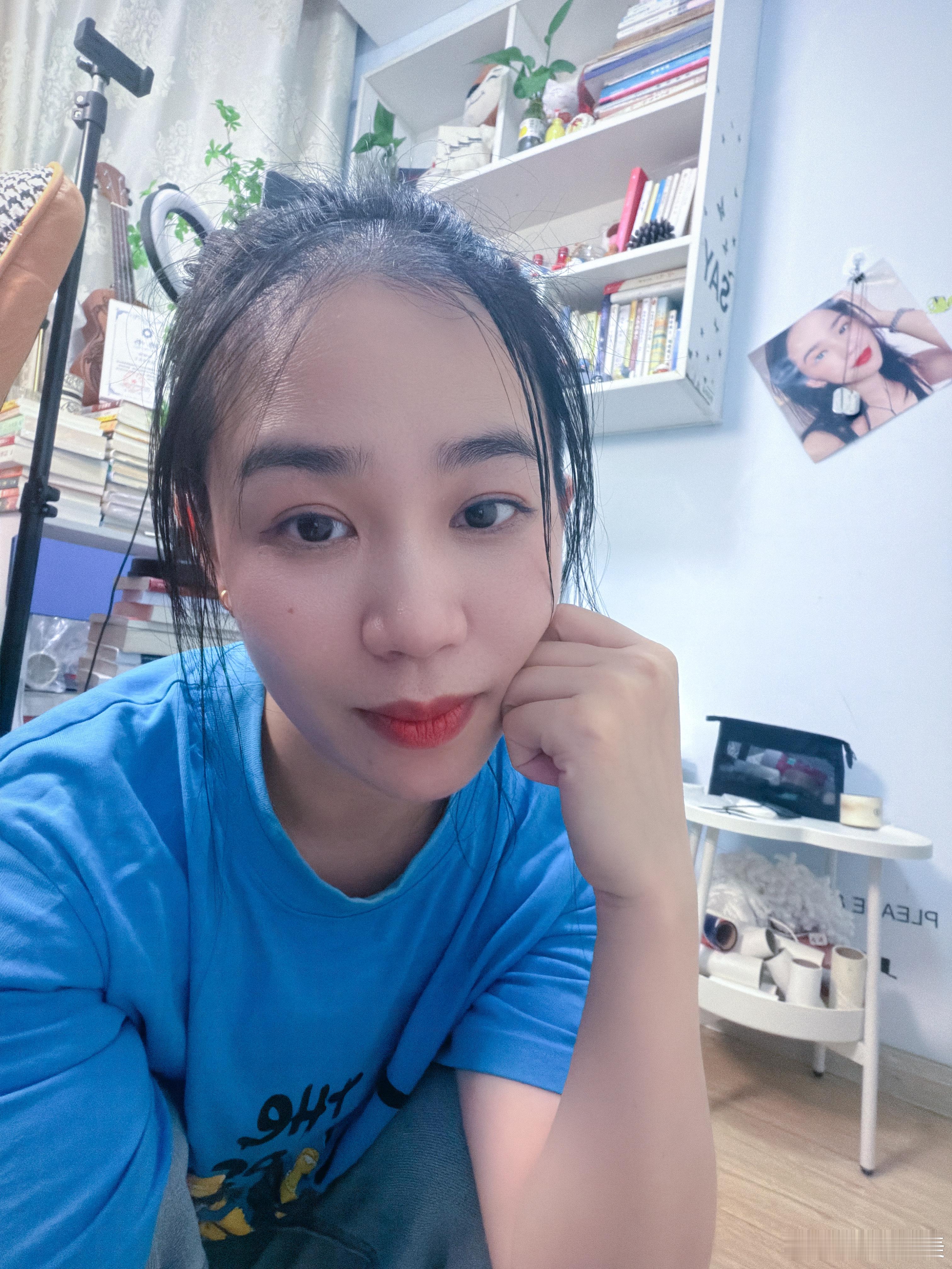 我的热情很贵，不打算再给对这个世界冷漠一点也是一种保护色 