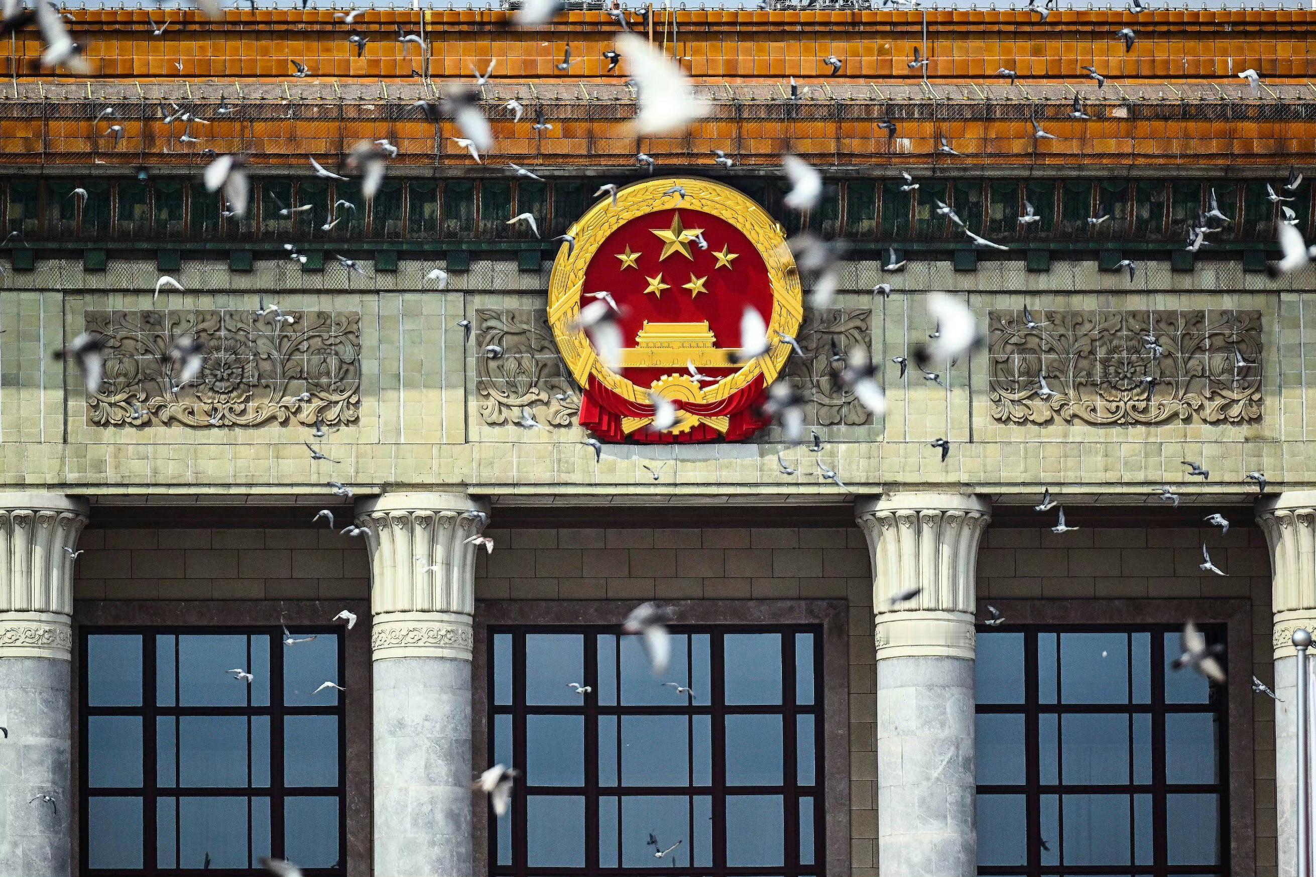 为今日祖国的繁荣昌盛感到骄傲自豪 ​​​