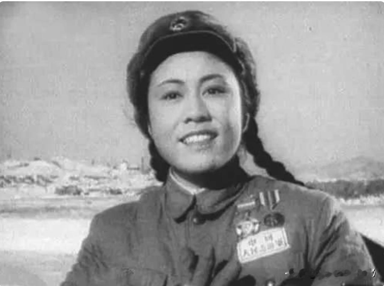 抗美援朝中，16岁的女护士，双眼被美军炮弹炸瞎，当场昏死。醒来后，她听到美军叽里