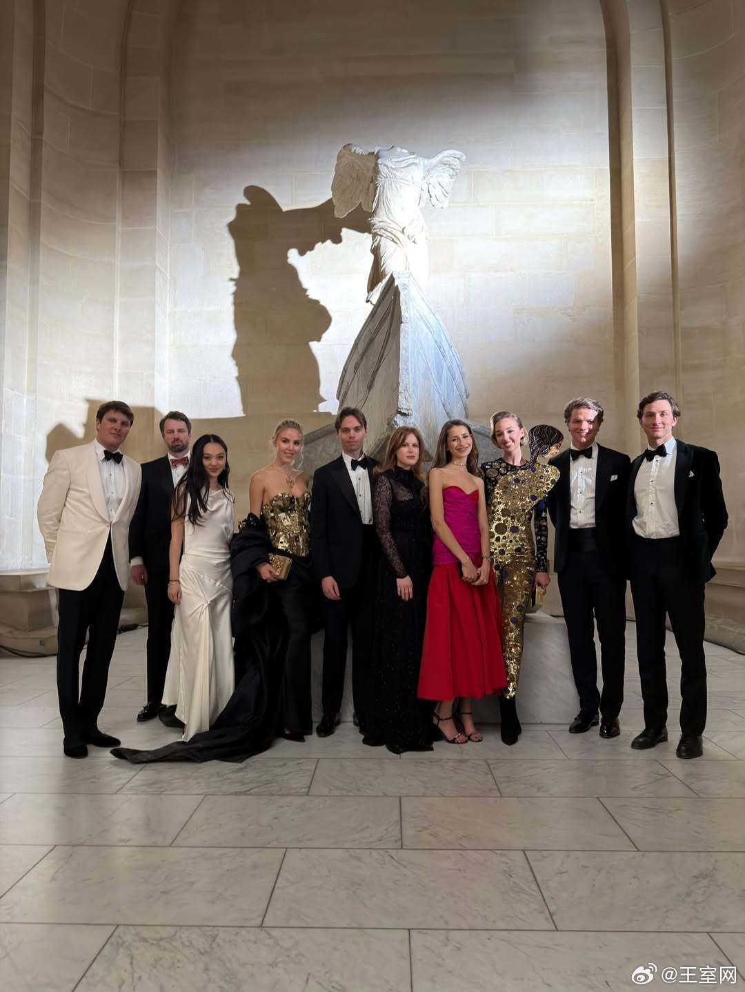 意大利王室 3月4日，意大利波旁-两西西里卡斯特罗公爵夫妇的两个女儿玛利亚-卡洛