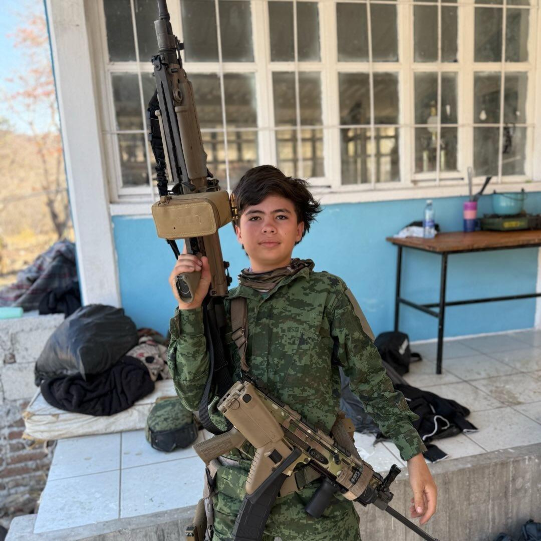 赫苏斯·桑多瓦尔（Jesús Sandoval），米却肯州洛斯雷耶斯贩毒集团的“