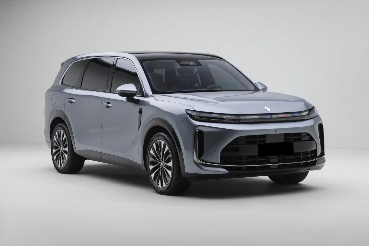 上汽通用五菱与华为联手打造的华境S作为一款大六座SUV，它最大的亮点是全系标配华