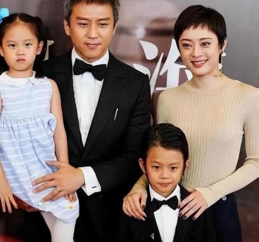 邓超孙俪全家都围着妈妈转 娱乐圈低调模范家庭实锤，邓超孙俪用心经营生活，家人之间