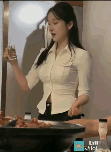 妹子
眉头都不皱一下，铁定是白水吧？[吃瓜群众]