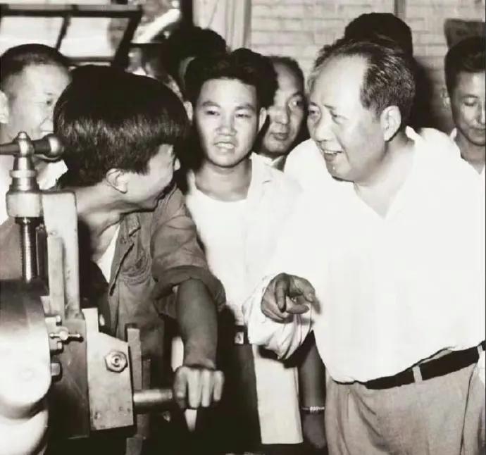 “谁是中国历史上最伟大的人？” “人民会说是他，他会说是人民。” 
您把人民放心