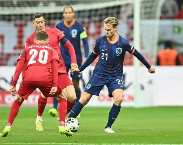 世预赛1-1握手言和！莱万助攻难破局，德佩追平传奇，荷兰1分稳握晋级主动权梅西、